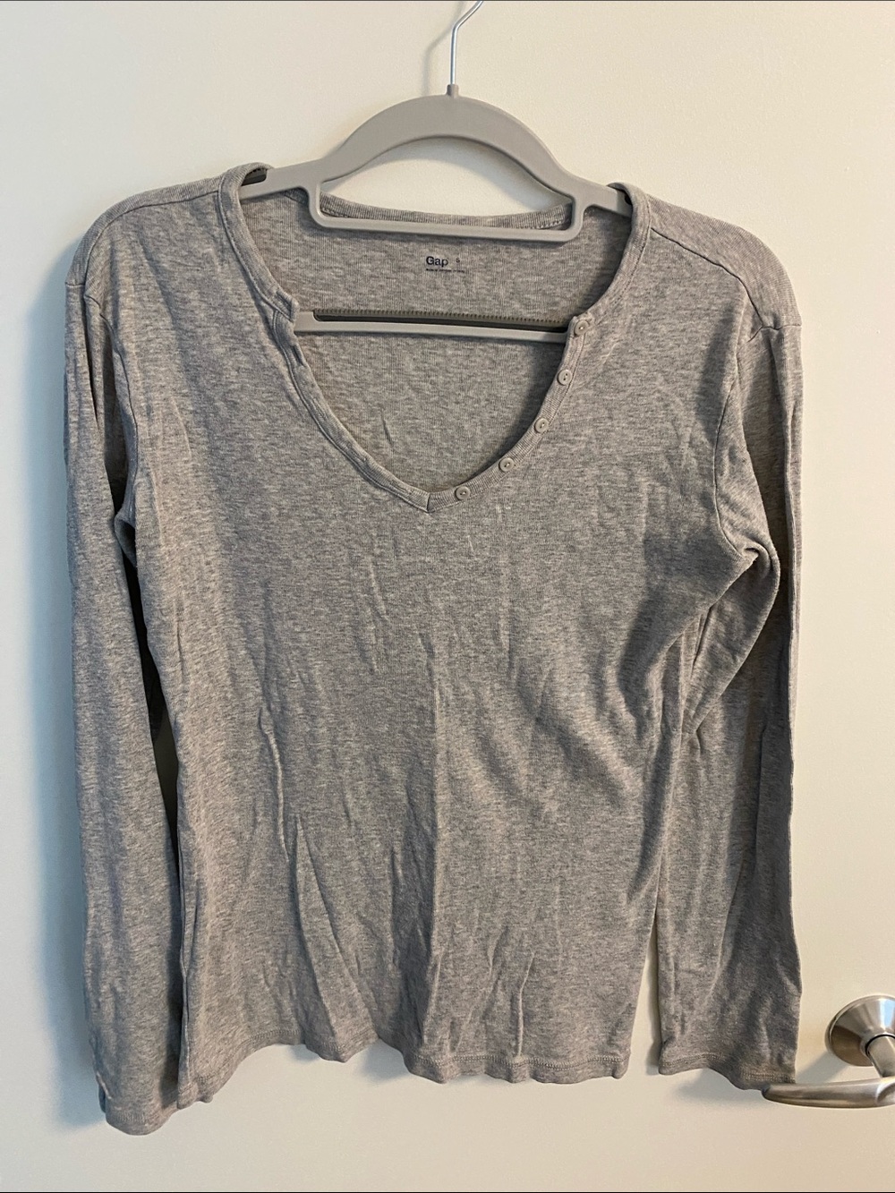 GAP Gray Long-Sleeve V-Neck Henley Tee